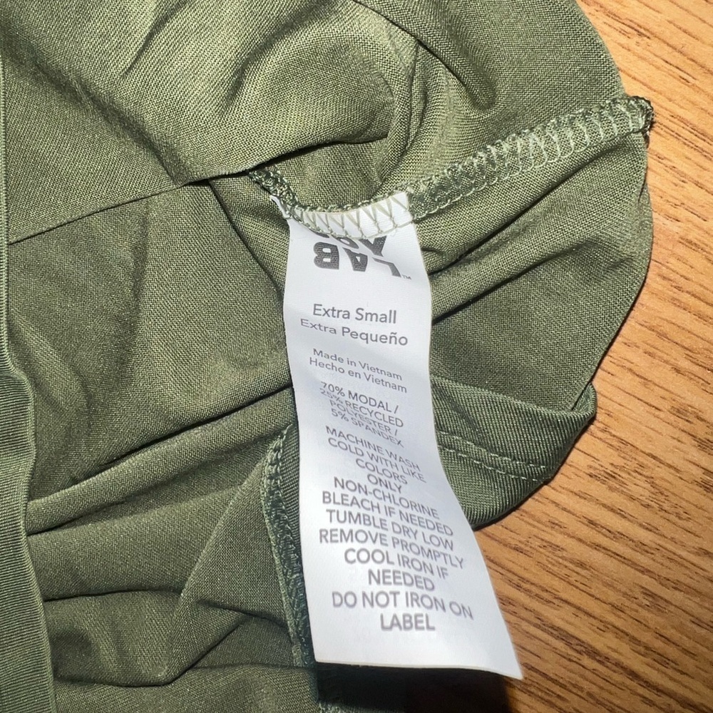 Workout Top - Picture 3 of 3